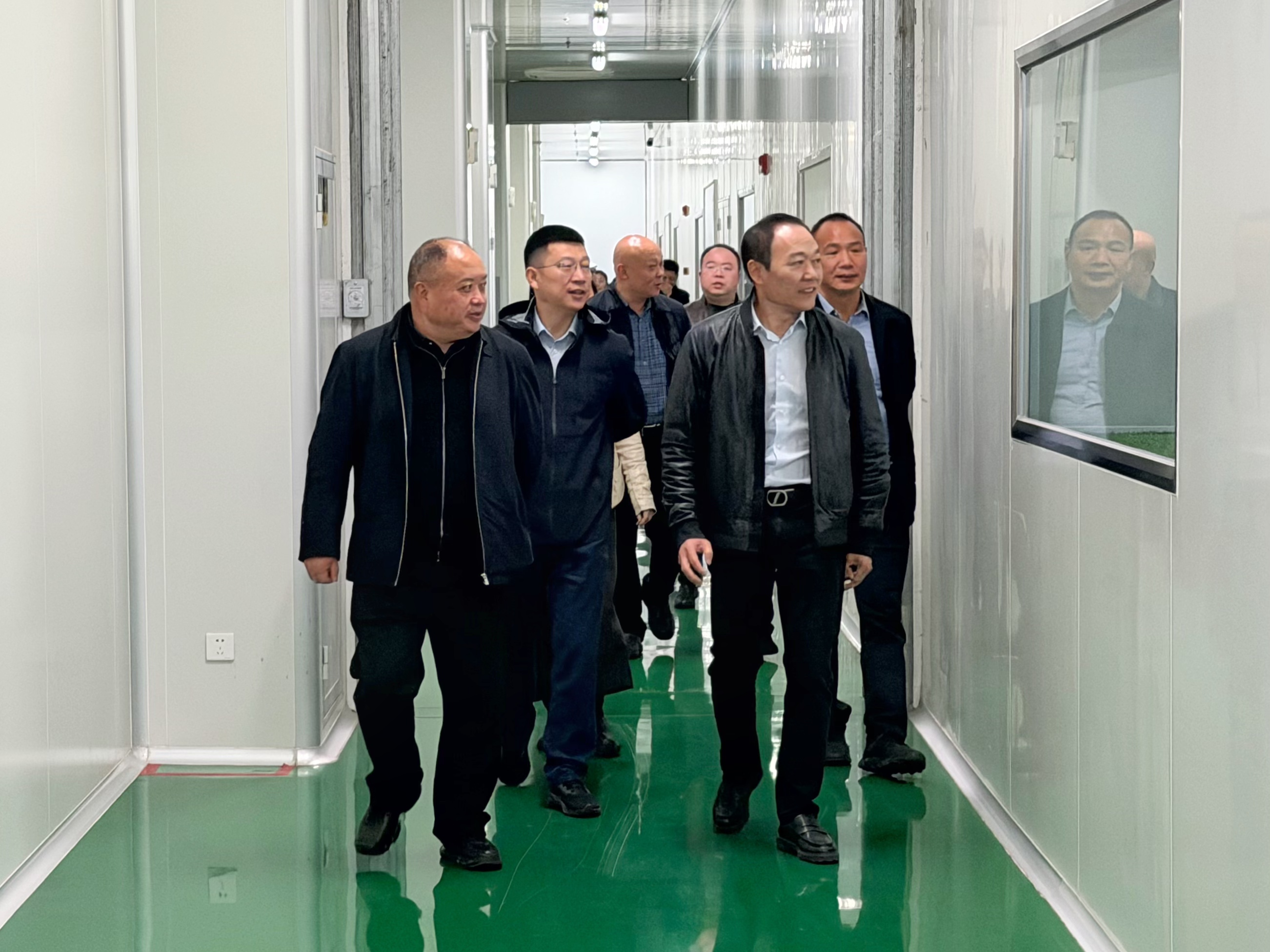 遵义职业技术学院党政领导赴以晴集团中科智谷产业园调研